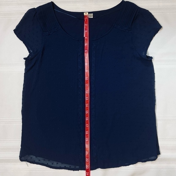LC Lauren Conrad Swiss Dot SS Pullover Top Blouse Sz L Blue EUC - Picture 9 of 12